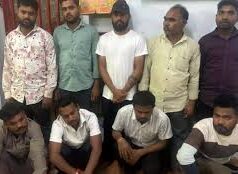 9 जुआरी पुलिस के हत्थे चढ़े, शराब दुकान के पीछे जमी हुई थी महफ़िल