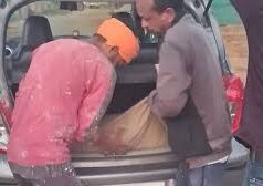 स्कूल से चावल ले जा रहा प्रधानपाठक पकड़ाया, निलंबन जल्द