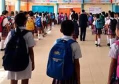 निजी स्कूलों की मनमानी पर शिक्षा विभाग का एक्शन, एक ही दुकान से किताबें-कॉपियां खरीदने पर मजबूर करने वाले 3 स्कूलों को अंतिम चेतावनी