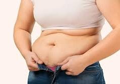 ऑफिस में बैठे बैठे निकल गई है तोंद तो रोजाना करें ये एक्सरसाइज़