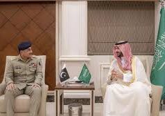 सऊदी पर हमला तो क्या कूदेगा पाकिस्तान? मुनीर ने रियाद में सऊदी अरब के रक्षा मंत्री से की सुरक्षा वार्ता