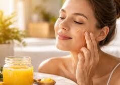 देसी घी से पाएँ कांच जैसी चमक वाली त्वचा, रूखापन और झुरियों से मिलेगी मुक्ति; जानिए सही इस्तेमाल का तरीका