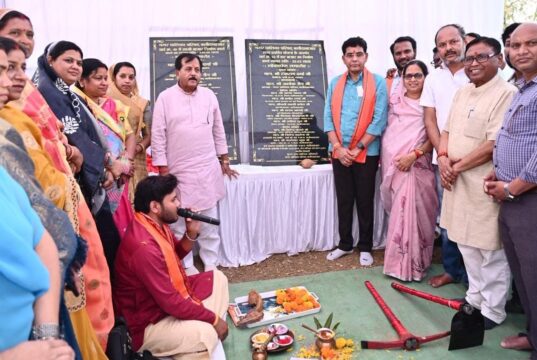 बलौदाबाजार को मिली विकास की नई सौगात : राजस्व मंत्री टंक राम वर्मा ने 32 लाख रुपए से बने हाट बाजार का का किया लोकार्पण