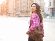 सफर में भी चमकेगी त्वचा, जानें स्किन केयर के आसान टिप्स