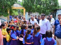 Gajendra Yadav का स्कूल निरीक्षण: बच्चों से संवाद, स्मार्ट क्लास की तैयारी तेज