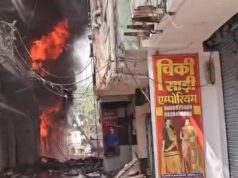 प्लास्टिक और पटाखा दुकान में लगी भीषण आग, 4 घंटे से जूझ रही दमकल और एसडीआरएफ की टीम, मंत्री के साथ कलेक्टर-एसपी मौके पर मौजूद…