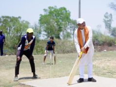 जब मुख्यमंत्री उतरे मैदान में: सुशासन तिहार में बच्चों संग खेला क्रिकेट, बढ़ाया हौसला