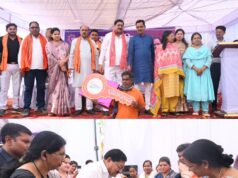 खाद्य मंत्री दयाल दास बघेल ने जन समस्या निवारण शिविर में सुनीं ग्रामीणों की समस्याएं