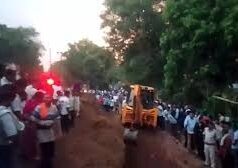 बालोद में बड़ा हादसाः मिट्टी में दबकर तीन मजदूरों की मौत, बिछा रहे थे पाइपलाइन, तभी हुआ हादसा…