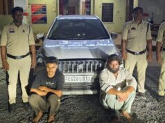 कार से MDMA ड्रग्स बेचने ग्राहक तलाश रहे थे आरोपी, पुलिस ने घेराबंदी कर दबोचा, लाखों का माल जब्त