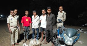 सोमनी पुलिस का अवैध शराब कारोबार पर प्रहार, 85 पौवा शराब के साथ दो आरोपी गिरफ्तार