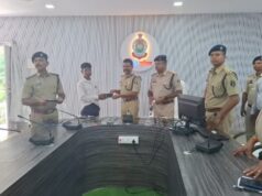जशपुर पुलिस का बड़ा कमाल! 7.5 लाख के 51 गुम मोबाइल खोजकर लौटाए, मालिकों के चेहरों पर लौटी मुस्कान