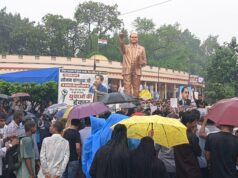 रायपुर में बारिश के बीच युवाओं का प्रदर्शन, सोनम वांगचुक के समर्थन में बुलंद हुई आवाज