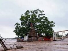 महानदी का जलस्तर बढ़ा, कुलेश्वरनाथ मंदिर जलमग्न; कई जिलों में जनजीवन प्रभावित