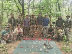माओवादियों को बड़ा झटका! जंगल में छिपा हथियारों और विस्फोटकों का जखीरा बरामद