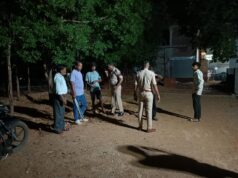 बेमेतरा में पुलिस का फ्लैग मार्च, चौपाटी से होटल-ढाबों तक सघन चेकिंग; संदिग्धों और अड्डेबाजों पर कड़ी कार्रवाई