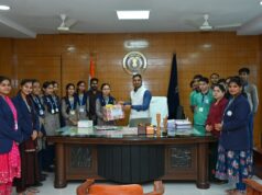 रक्षाबंधन पर जवानों के नाम बहनों का प्यार! बलौदाबाजार की छात्राओं ने कलेक्टर को सौंपे रक्षासूत्र, सीमाओं पर तैनात सैनिकों तक पहुंचेगा स्नेह