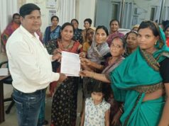 देवभोग में शुद्ध पानी की मांग पर बवाल, सीएमओ पर ज्ञापन लेने से इनकार का आरोप; उपाध्यक्ष को सौंपा आवेदन