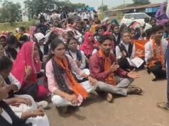 बालोद के कॉलेज में हंगामा, मूलभूत सुविधाओं को लेकर छात्रों का फूटा गुस्सा; चक्काजाम के बाद धरना