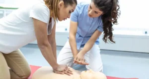 CPR कब देना चाहिए और कब नहीं? जानें जान बचाने का सही तरीका