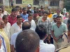 नवजात की मौत के बाद ग्रामीणों का प्रदर्शन, स्वास्थ्य विभाग ने प्रभारी डॉक्टर और एएनएम को किया निलंबित